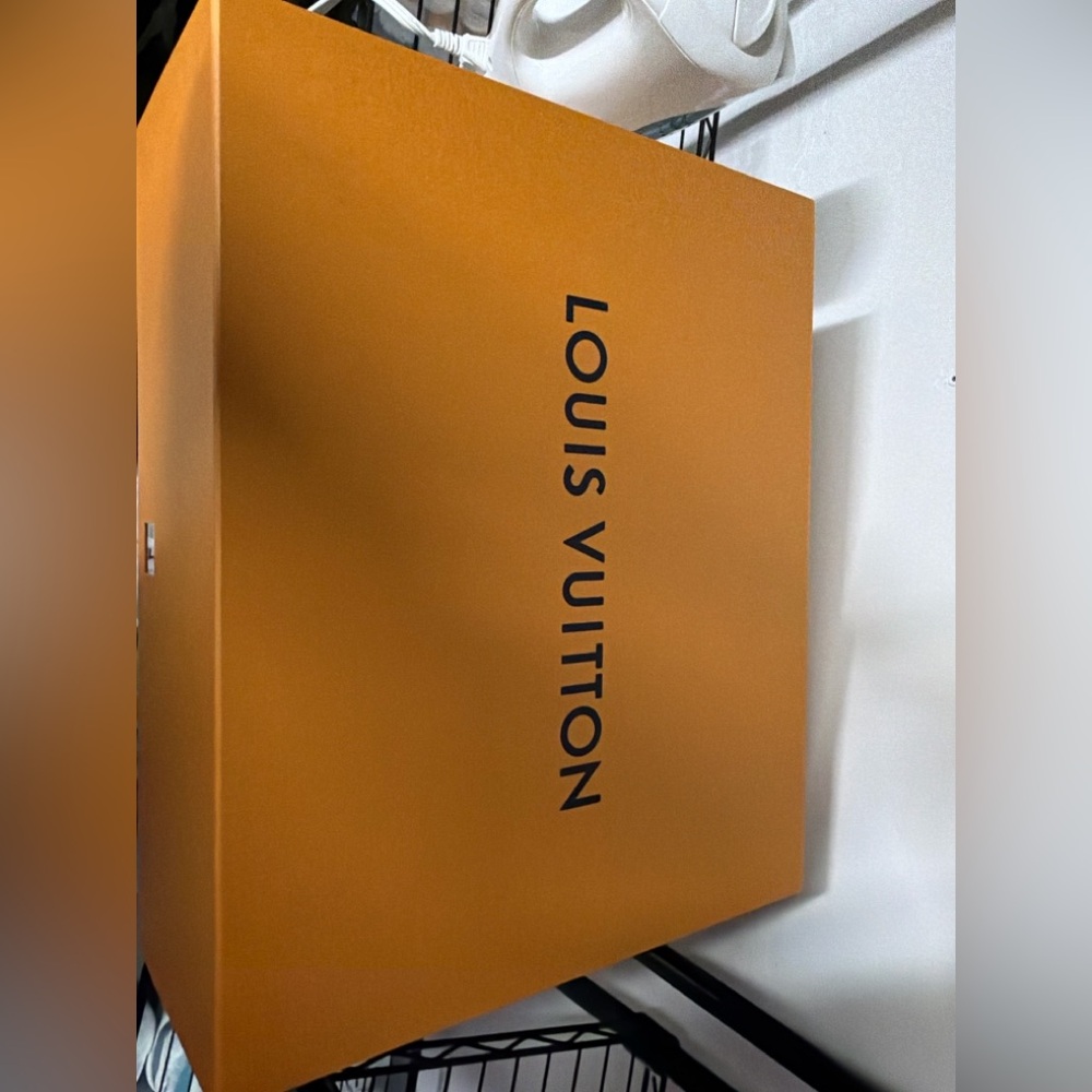 Very Large Lv Box (Empty) - image 1
